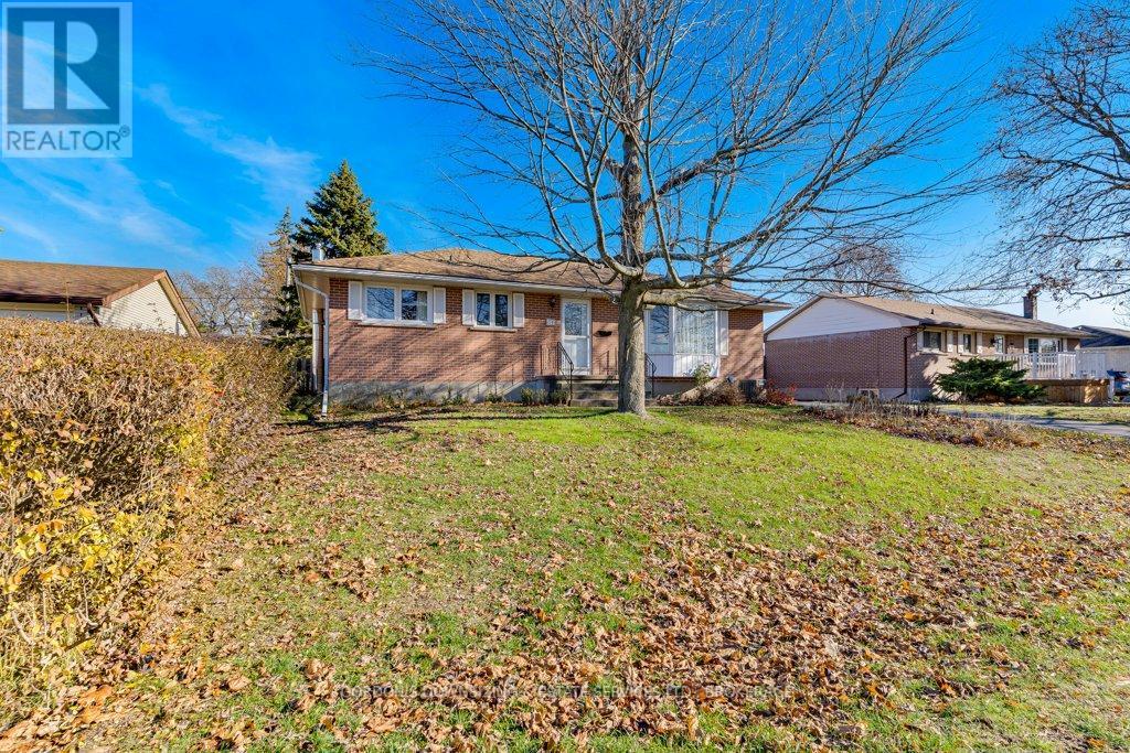 59 Oxford Crescent, Loyalist, Ontario  K7N 1R1 - Photo 2 - X12561704