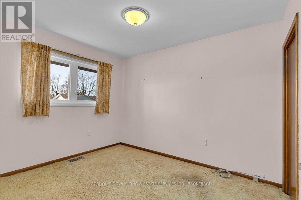 59 Oxford Crescent, Loyalist, Ontario  K7N 1R1 - Photo 24 - X12561704