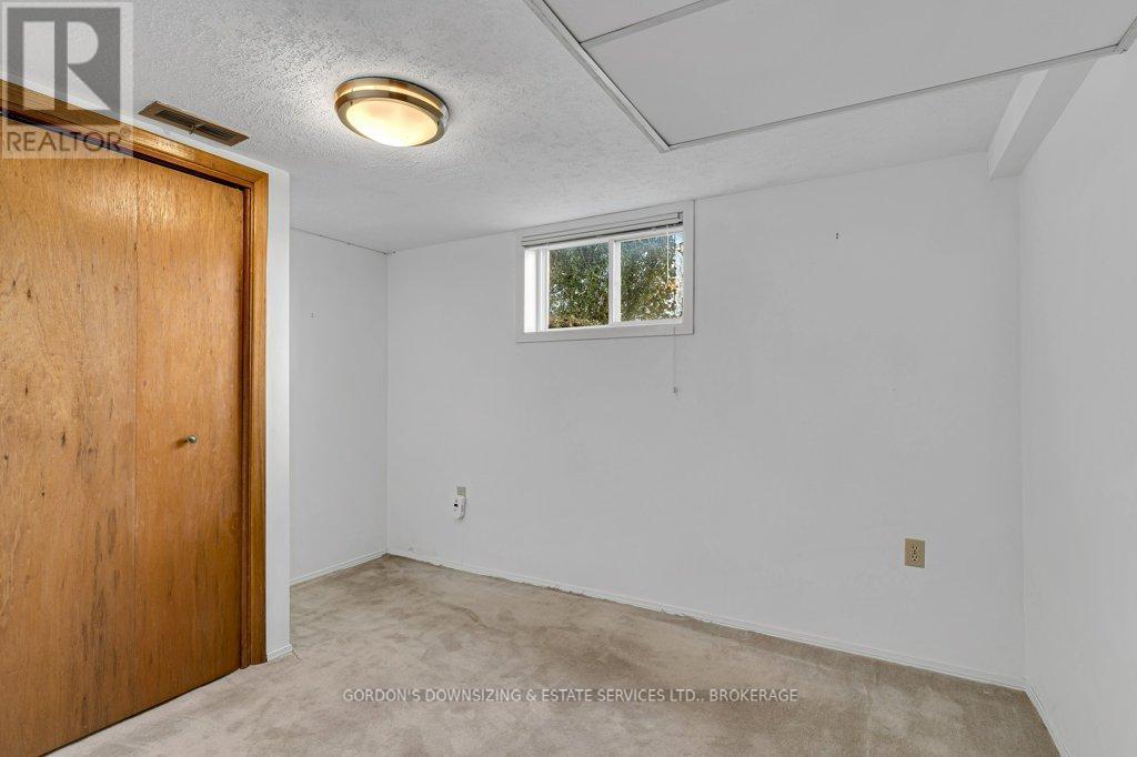 59 Oxford Crescent, Loyalist, Ontario  K7N 1R1 - Photo 31 - X12561704