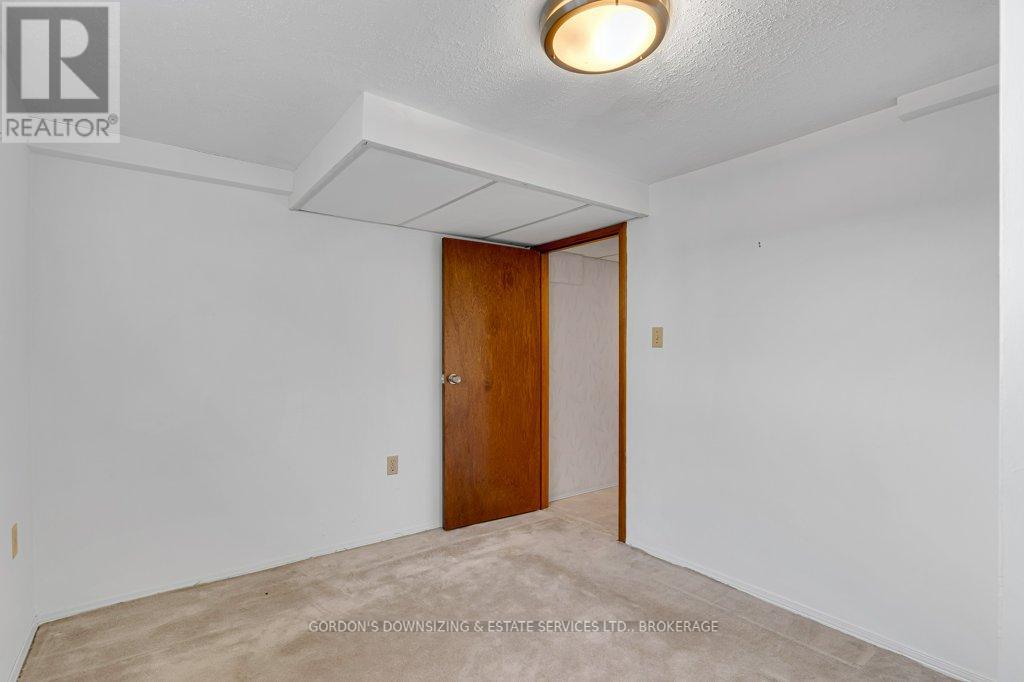 59 Oxford Crescent, Loyalist, Ontario  K7N 1R1 - Photo 32 - X12561704