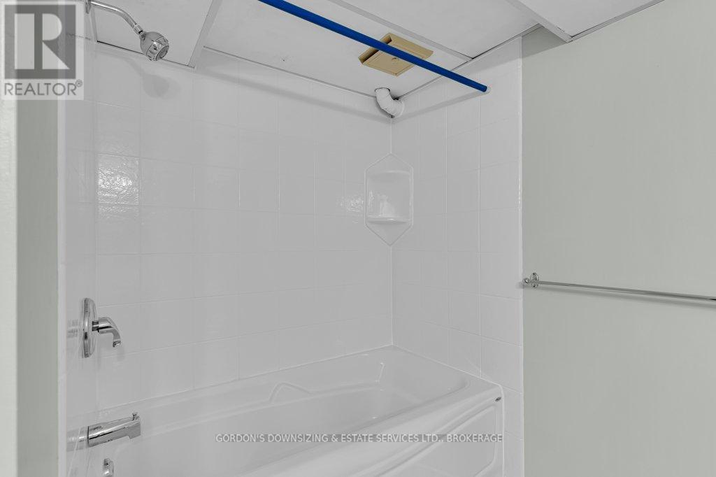 59 Oxford Crescent, Loyalist, Ontario  K7N 1R1 - Photo 36 - X12561704