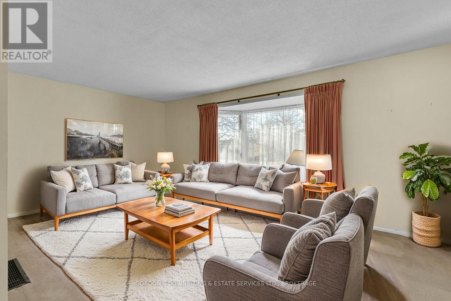 59 Oxford Crescent, Loyalist, Ontario  K7N 1R1 - Photo 5 - X12561704