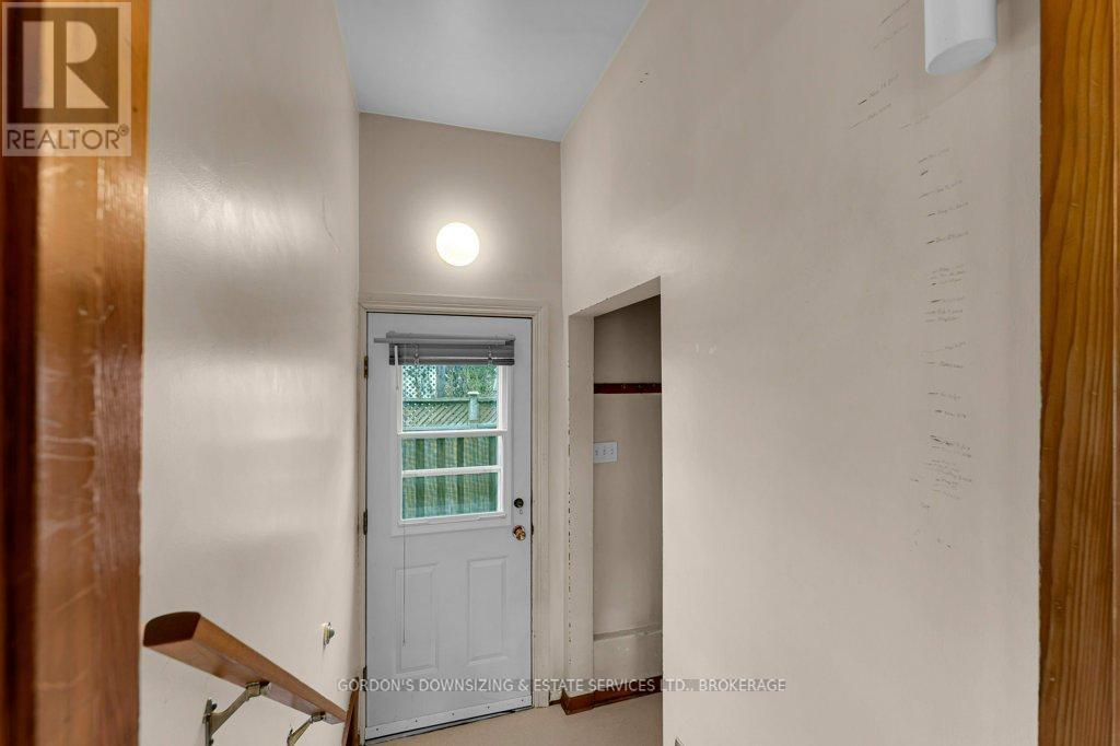 14 Mulcaster Street, Kingston, Ontario  K7M 2V5 - Photo 34 - X12561756