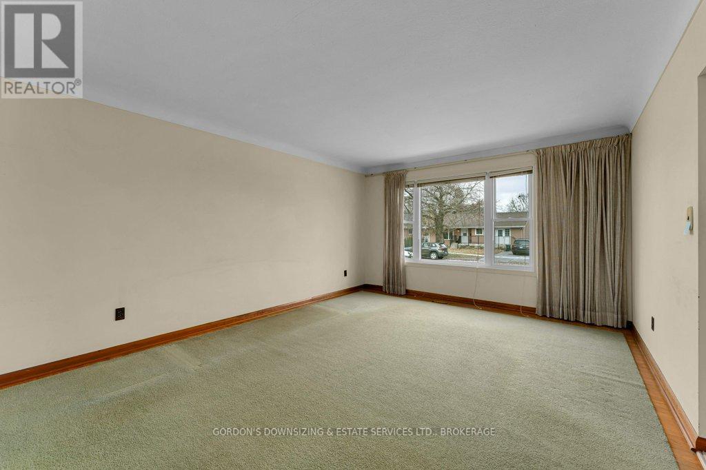 14 Mulcaster Street, Kingston, Ontario  K7M 2V5 - Photo 4 - X12561756