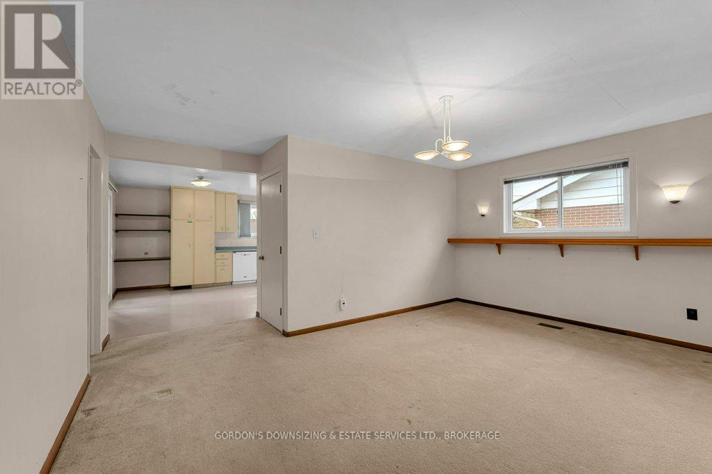 14 Mulcaster Street, Kingston, Ontario  K7M 2V5 - Photo 9 - X12561756