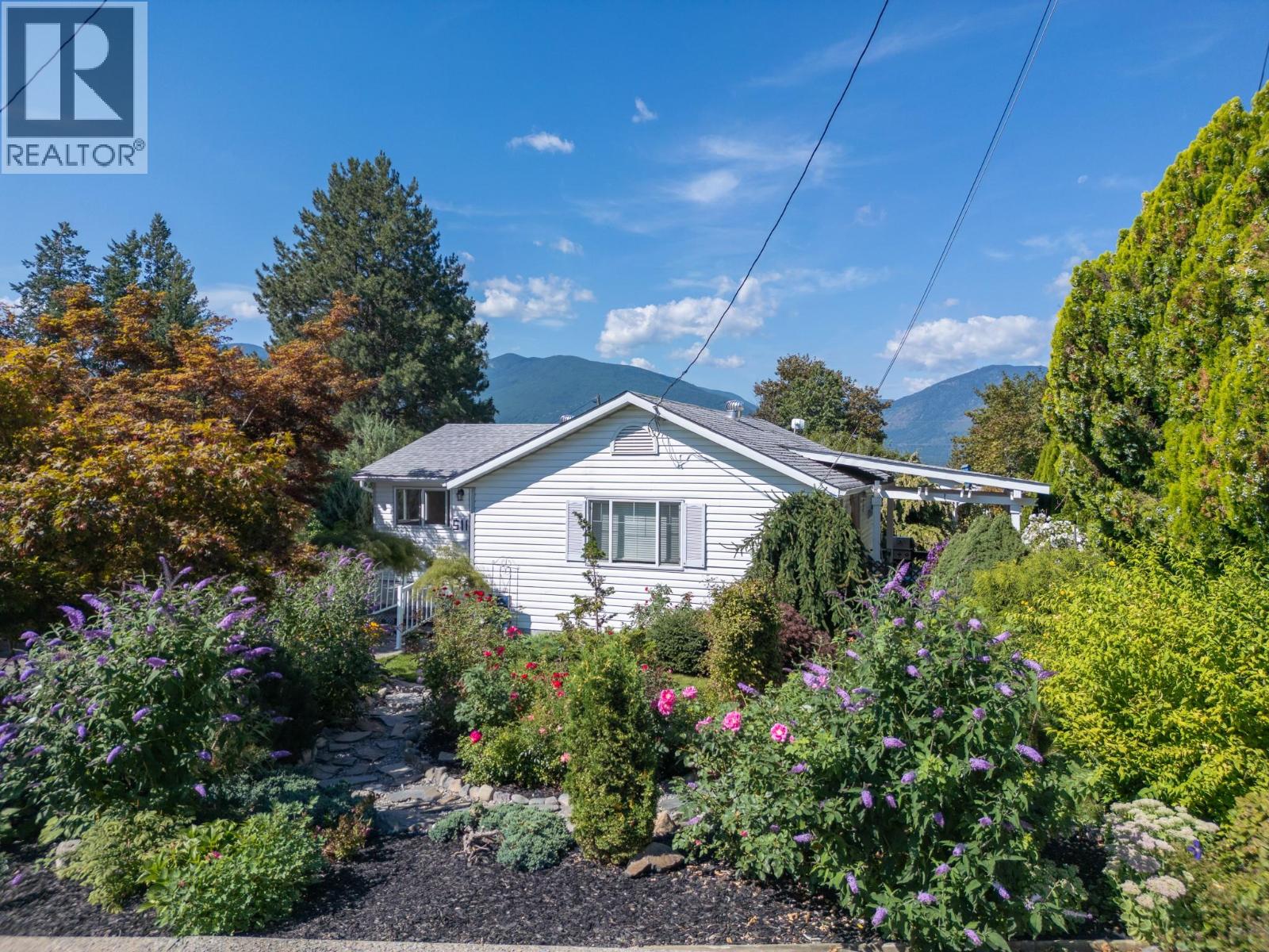 511 10TH Avenue S, Creston, British Columbia