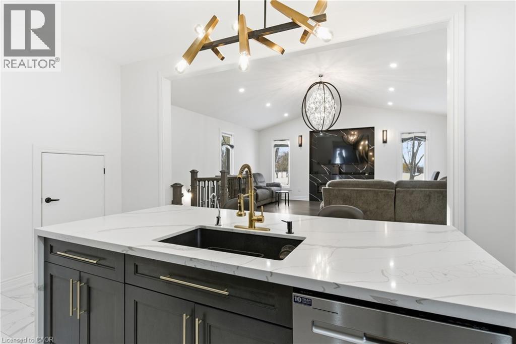 1576 Woodburn Road, Binbrook, Ontario  L0R 1C0 - Photo 10 - 40785870