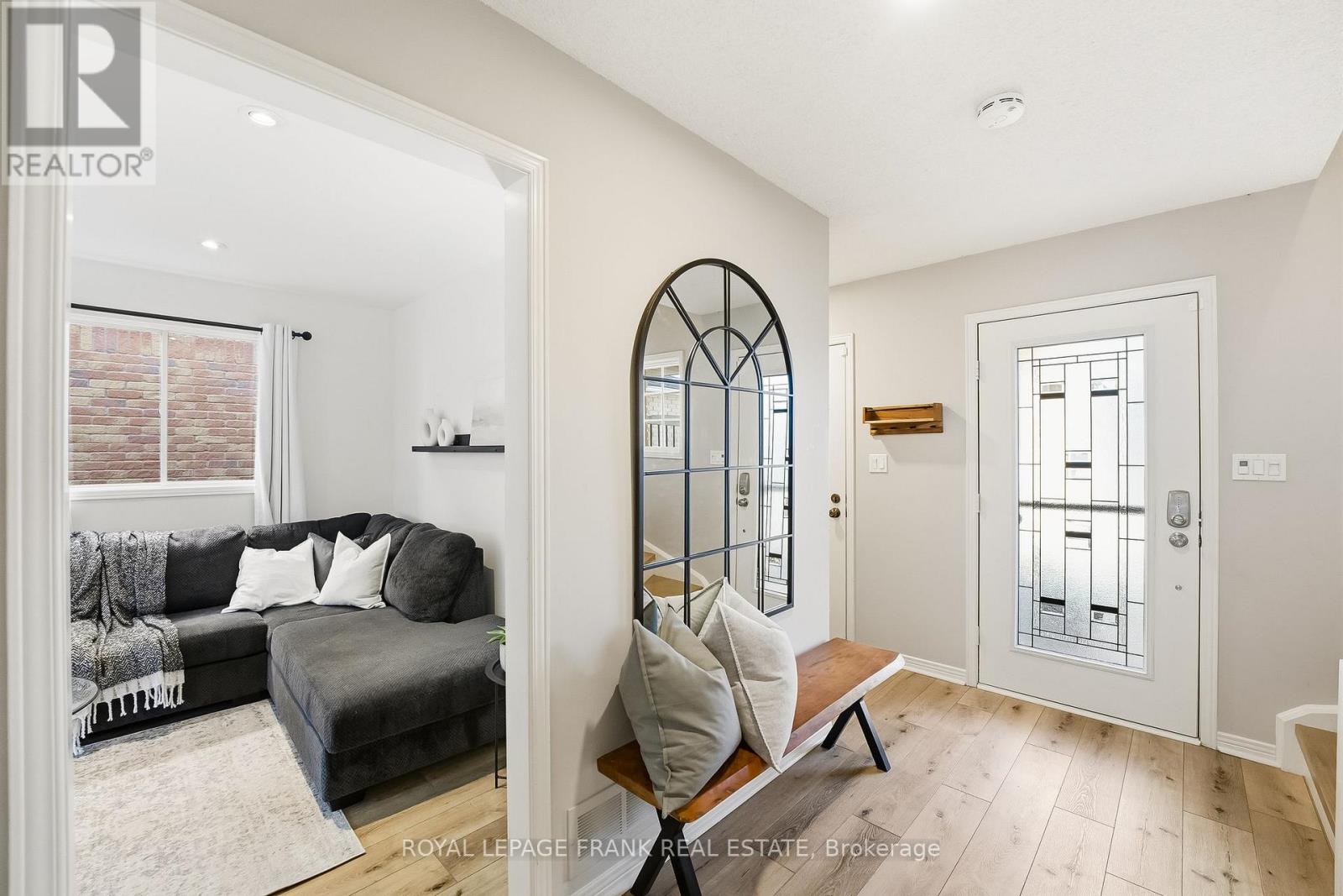 6 Short Crescent, Clarington, Ontario  L1E 2Z5 - Photo 4 - E12562004