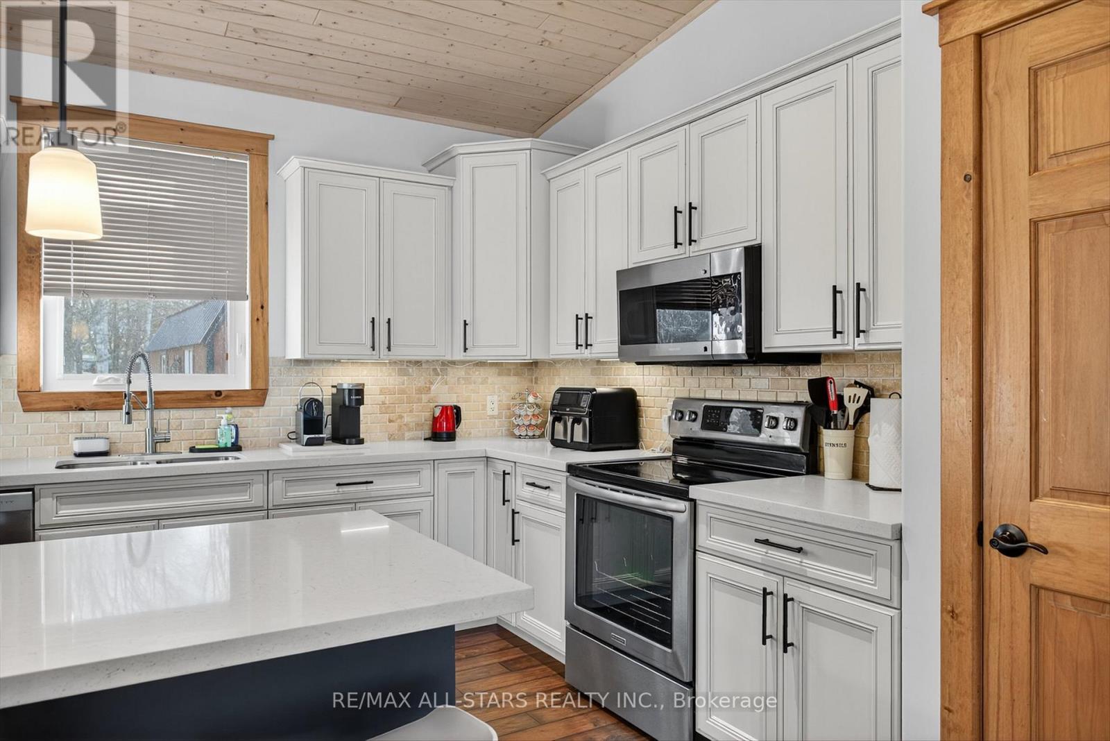 38 Pheasant Street, Kawartha Lakes, Ontario  K0L 2W0 - Photo 16 - X12561902