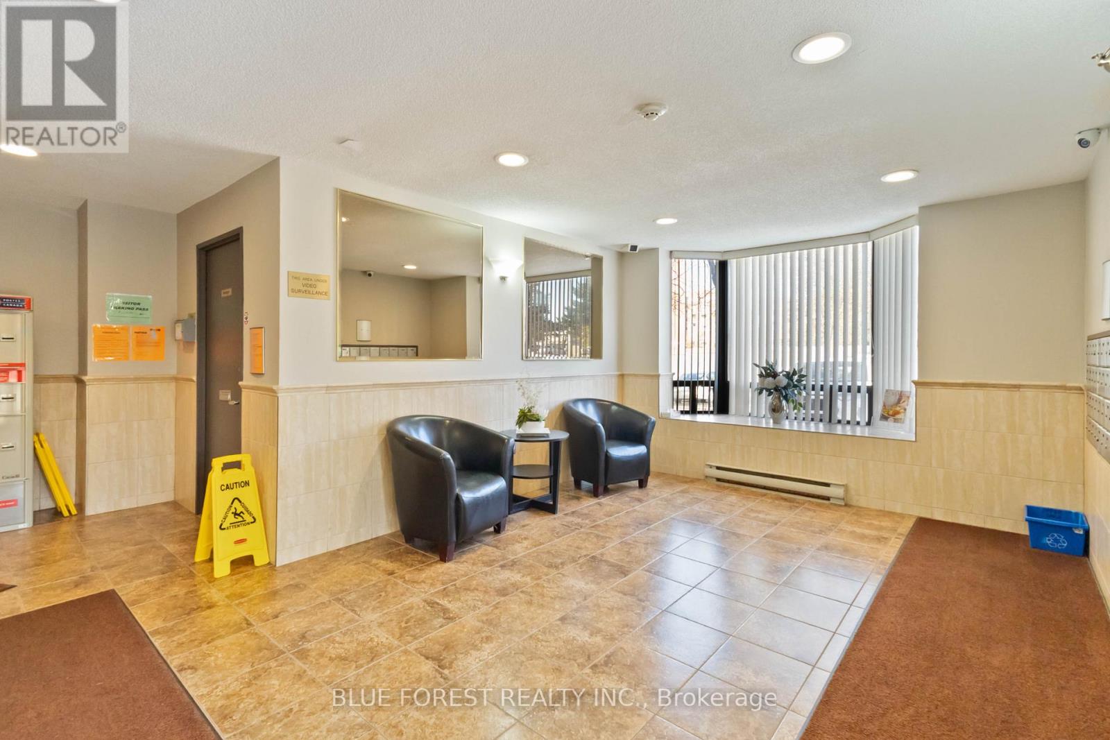 502 - 75 Huxley Street, London South, Ontario  N6J 4W7 - Photo 4 - X12561734