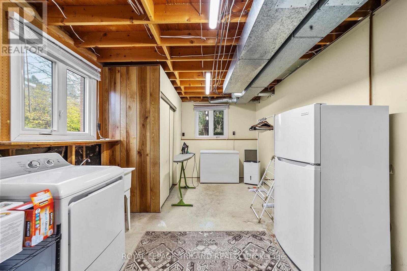 115 Roe Street, Southwest Middlesex, Ontario  N0L 1M0 - Photo 23 - X12561790