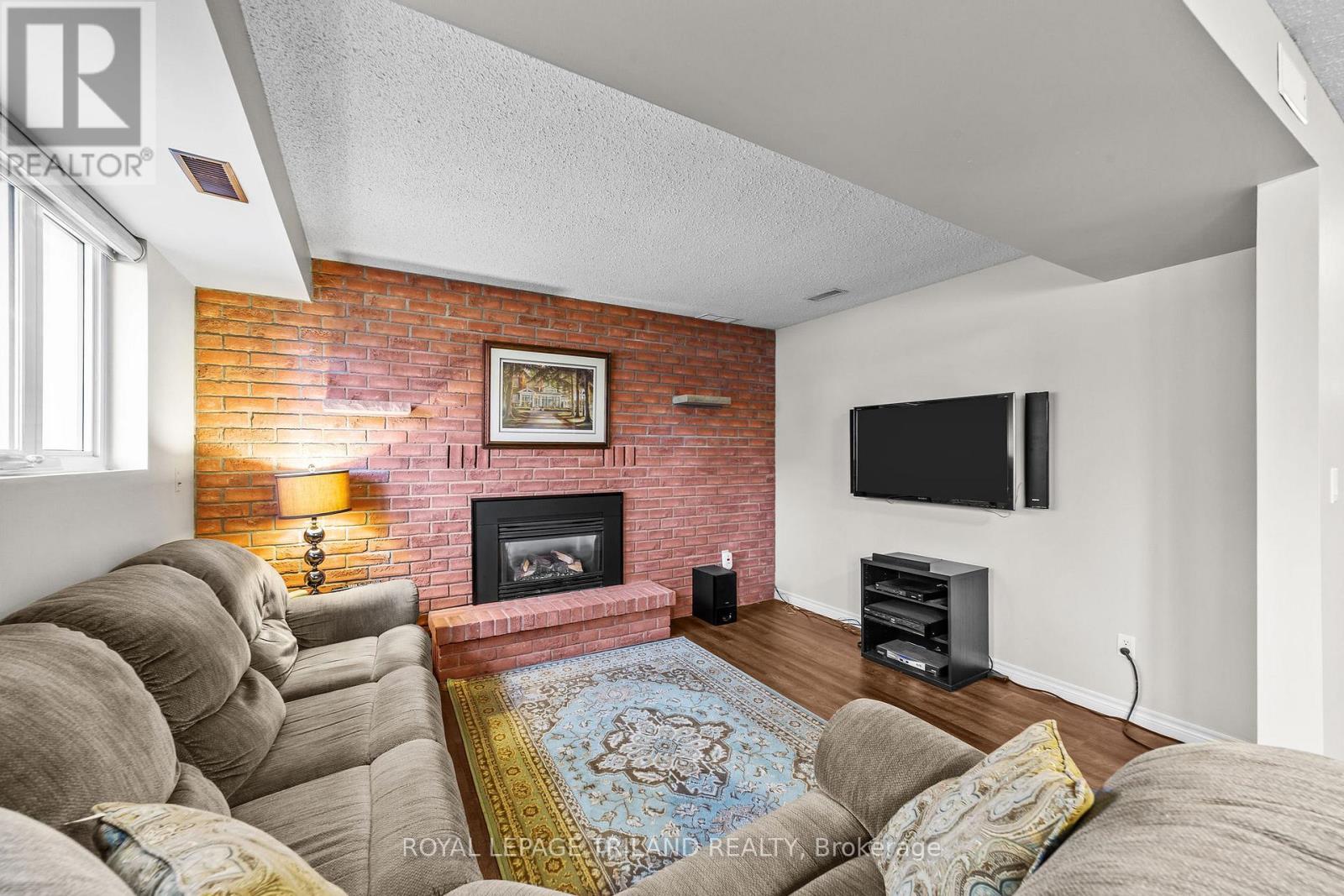 115 Roe Street, Southwest Middlesex, Ontario  N0L 1M0 - Photo 28 - X12561790