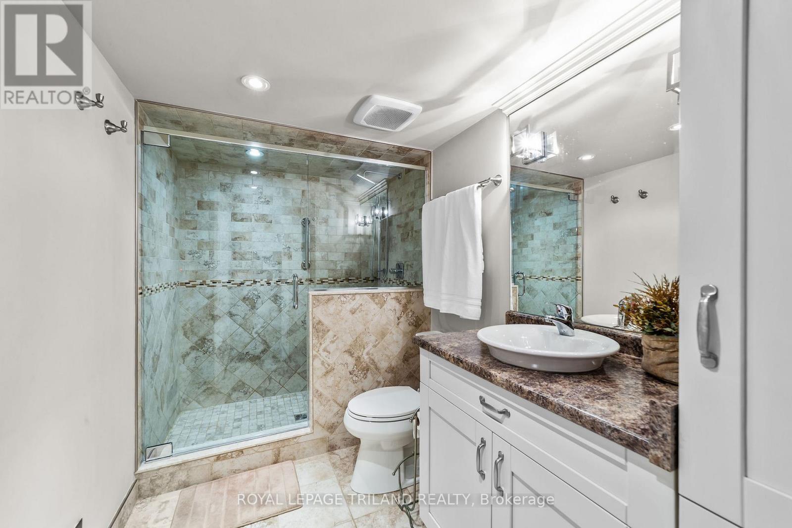 115 Roe Street, Southwest Middlesex, Ontario  N0L 1M0 - Photo 29 - X12561790