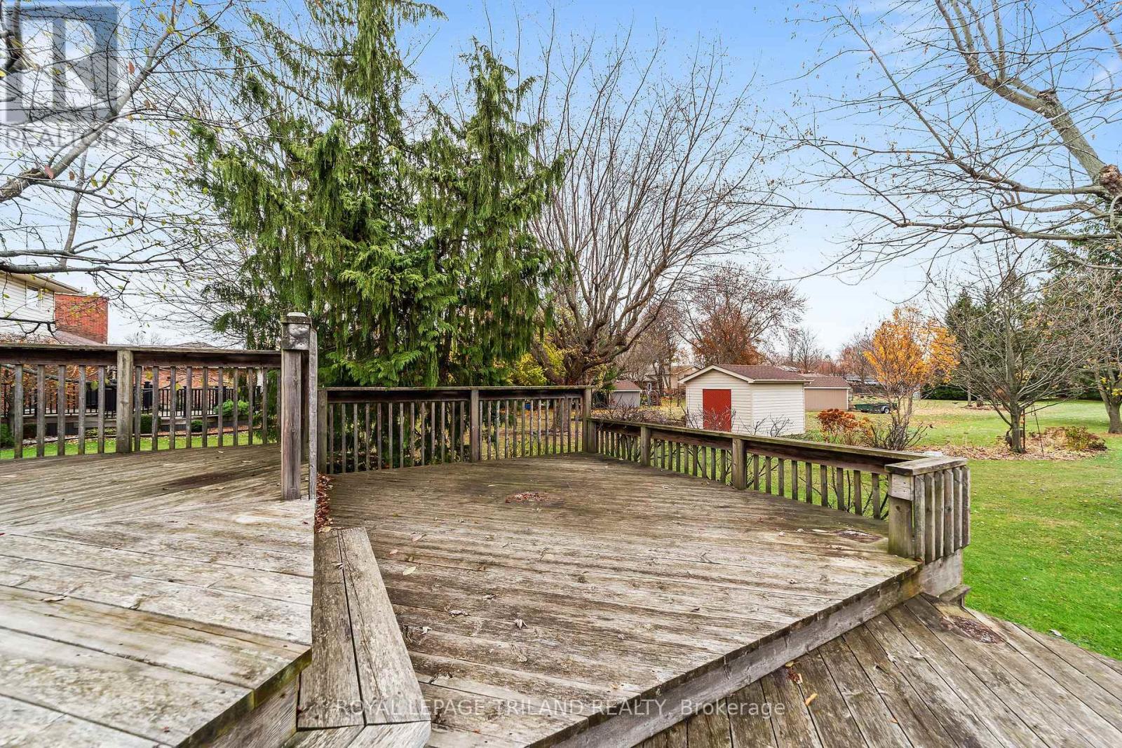 115 Roe Street, Southwest Middlesex, Ontario  N0L 1M0 - Photo 35 - X12561790