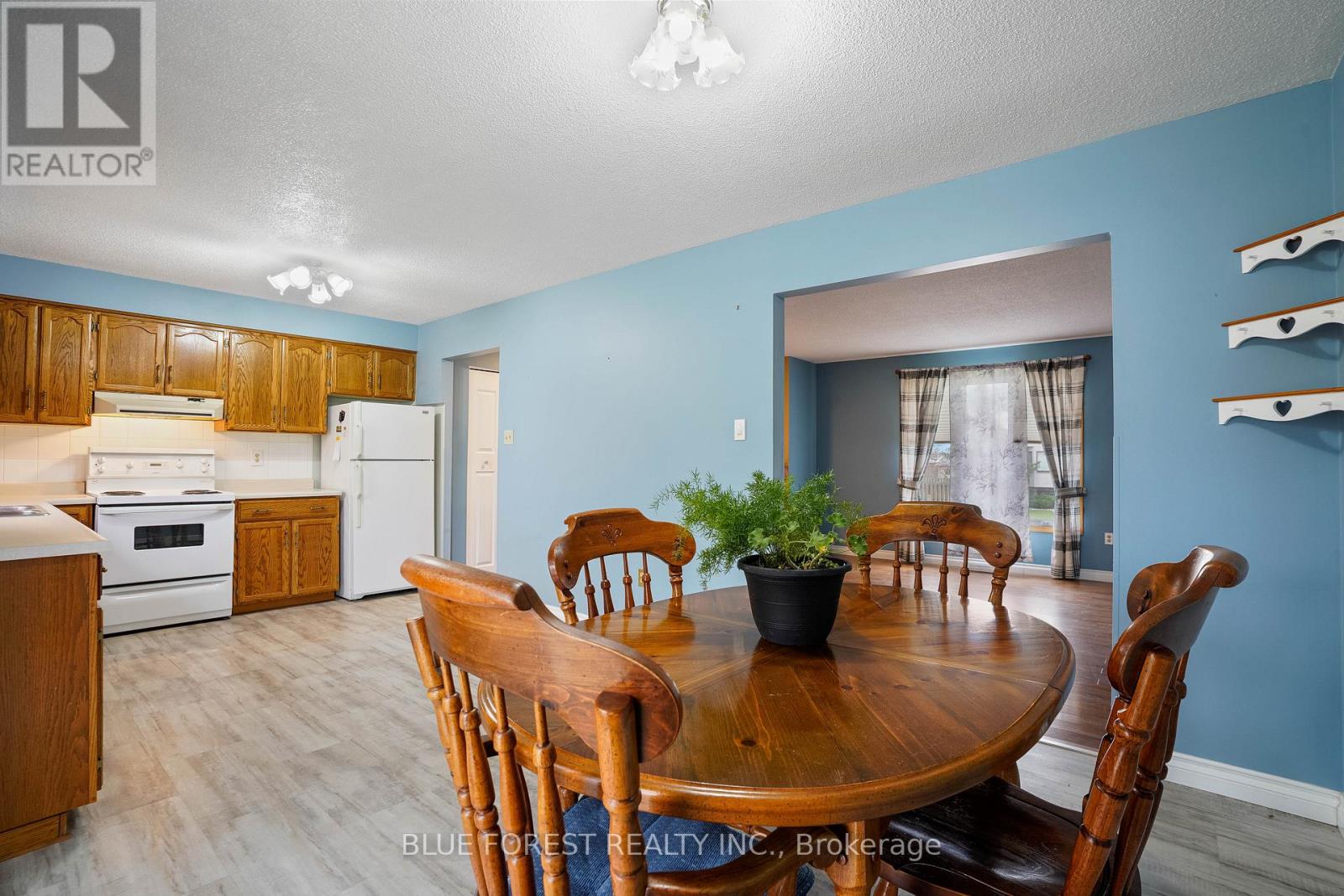 177 Gilbert Street, West Elgin, Ontario N0L 2P0 - Photo 14 - X12561974