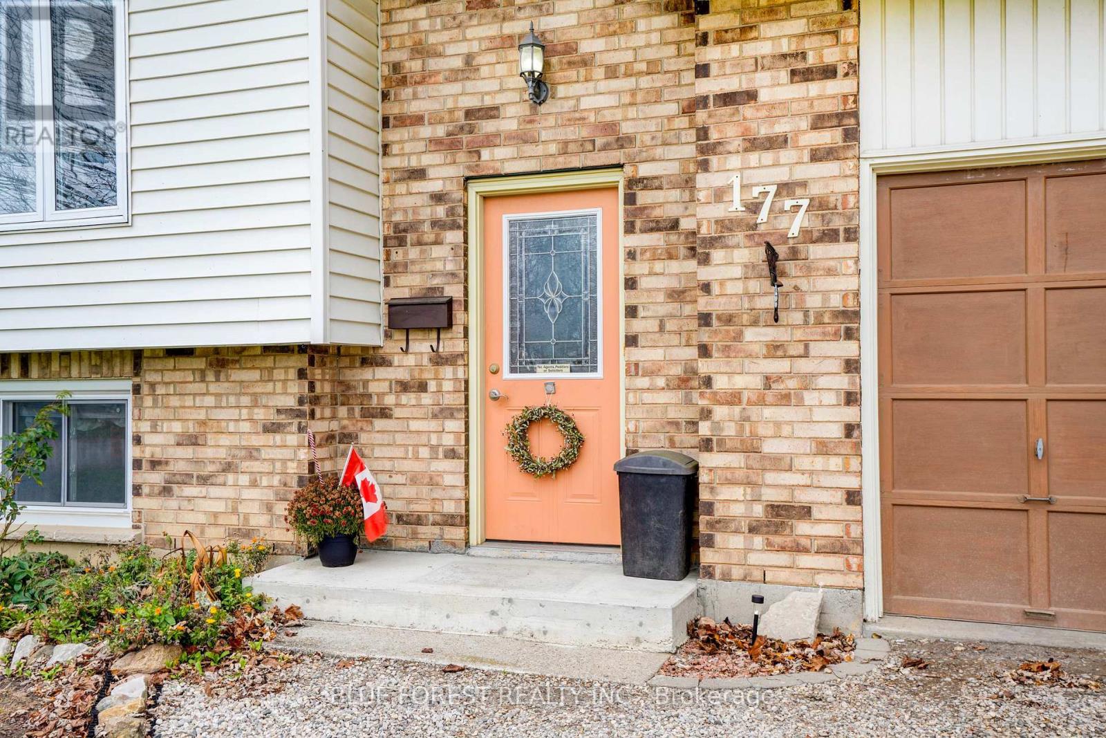 177 Gilbert Street, West Elgin, Ontario N0L 2P0 - Photo 3 - X12561974