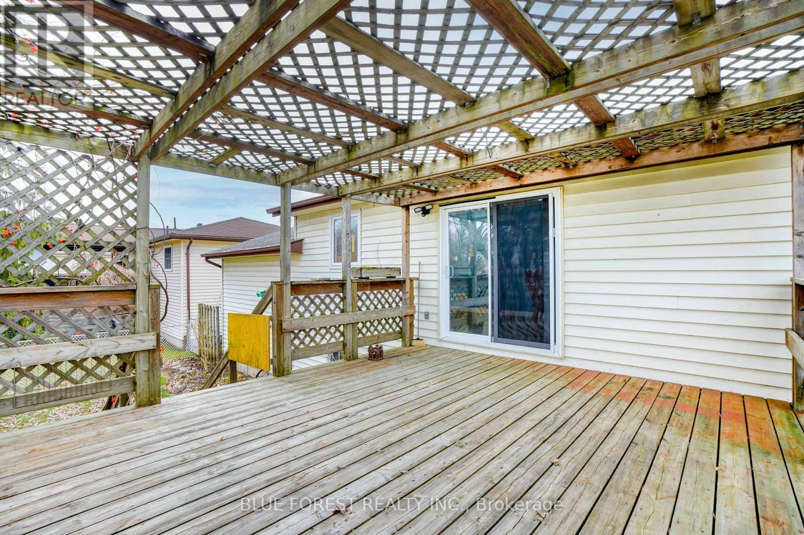 177 Gilbert Street, West Elgin, Ontario N0L 2P0 - Photo 41 - X12561974