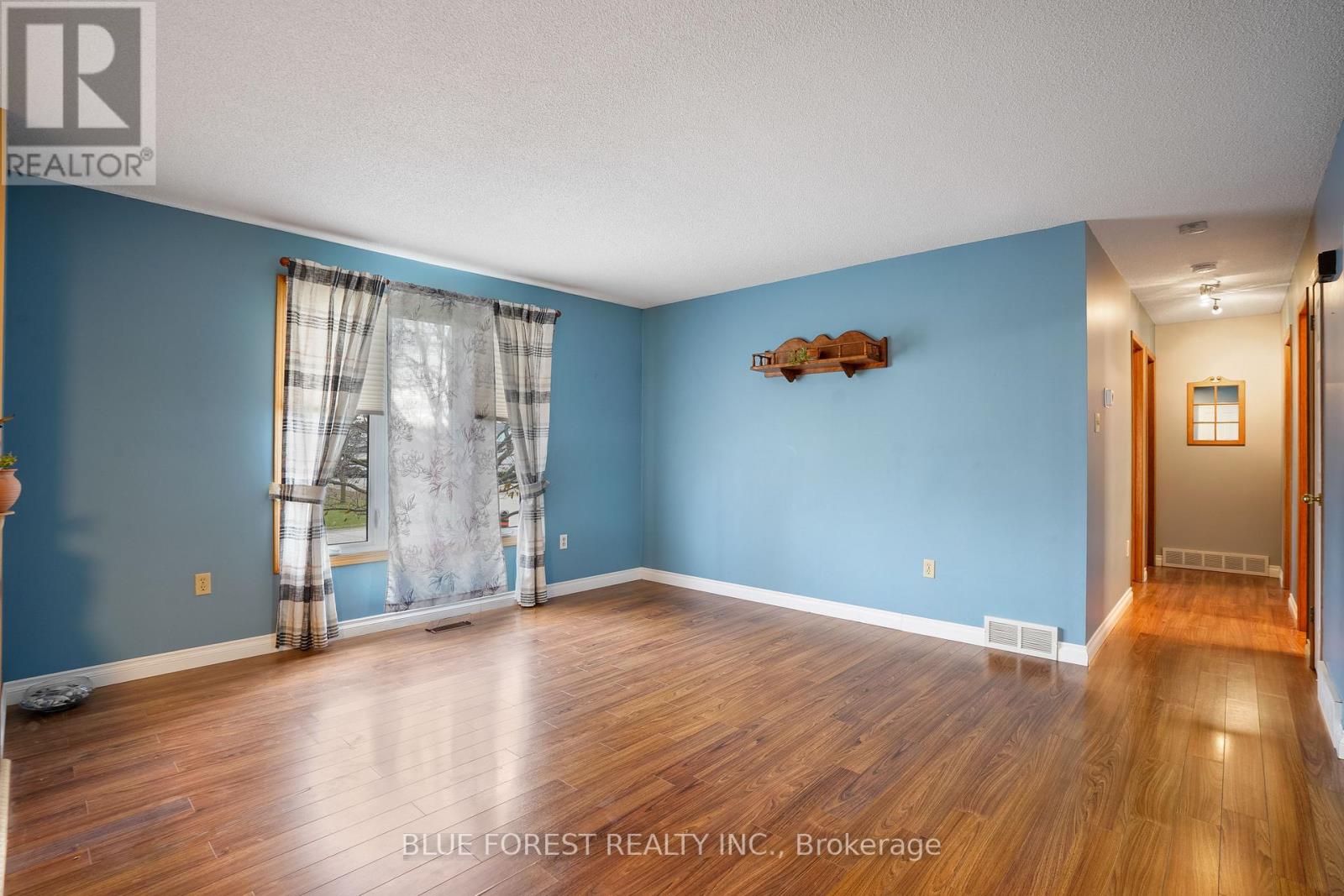 177 Gilbert Street, West Elgin, Ontario N0L 2P0 - Photo 7 - X12561974