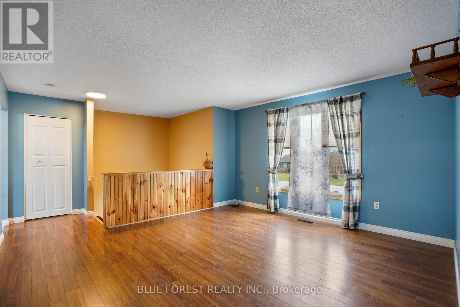 177 Gilbert Street, West Elgin, Ontario N0L 2P0 - Photo 8 - X12561974