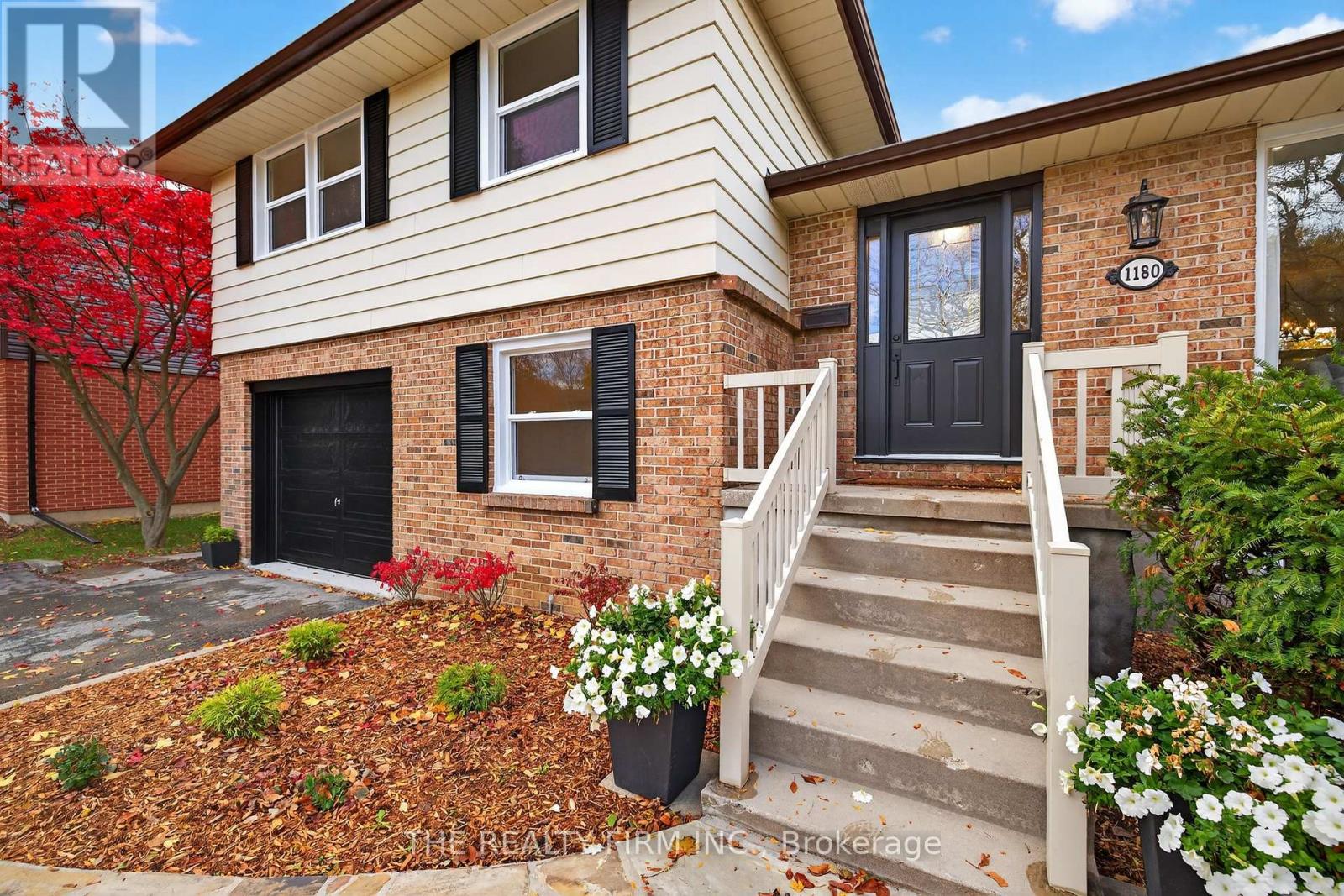 1180 Guildwood Boulevard, London North, Ontario  N6H 4G9 - Photo 2 - X12561980