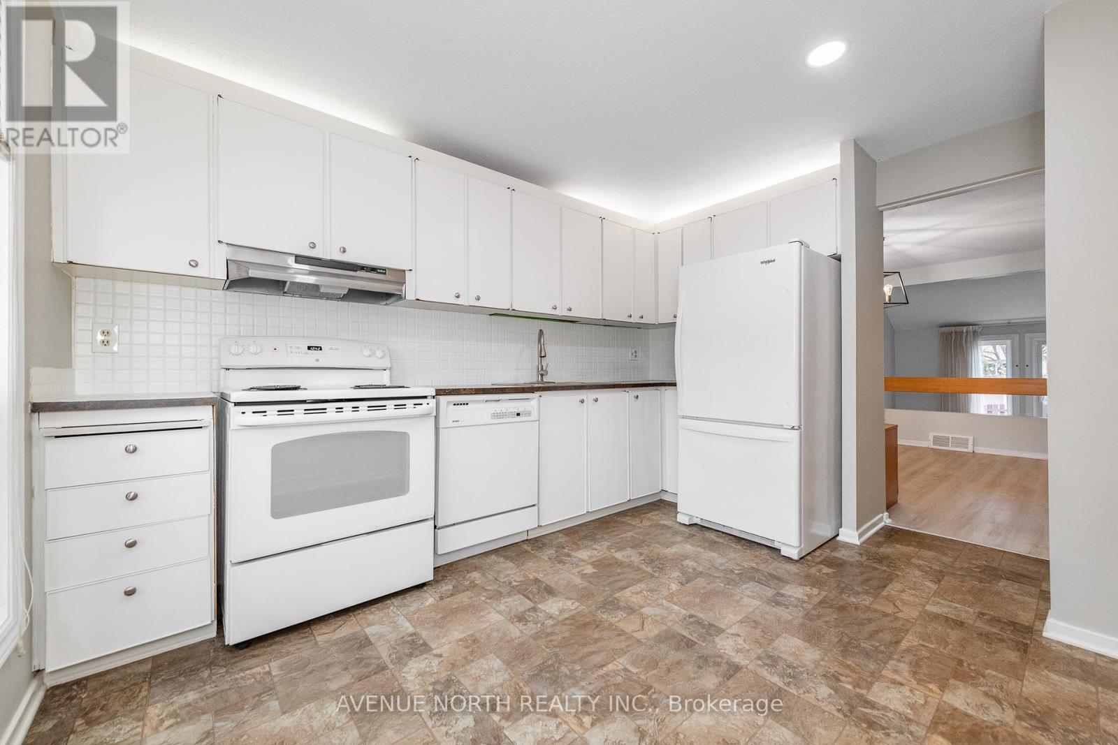 3 Fable Street, Ottawa, Ontario  K2J 2C9 - Photo 9 - X12561784