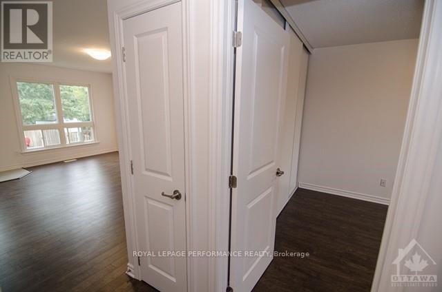 B - 111 Dalehurst Drive, Ottawa, Ontario  K2G 4E2 - Photo 11 - X12561972