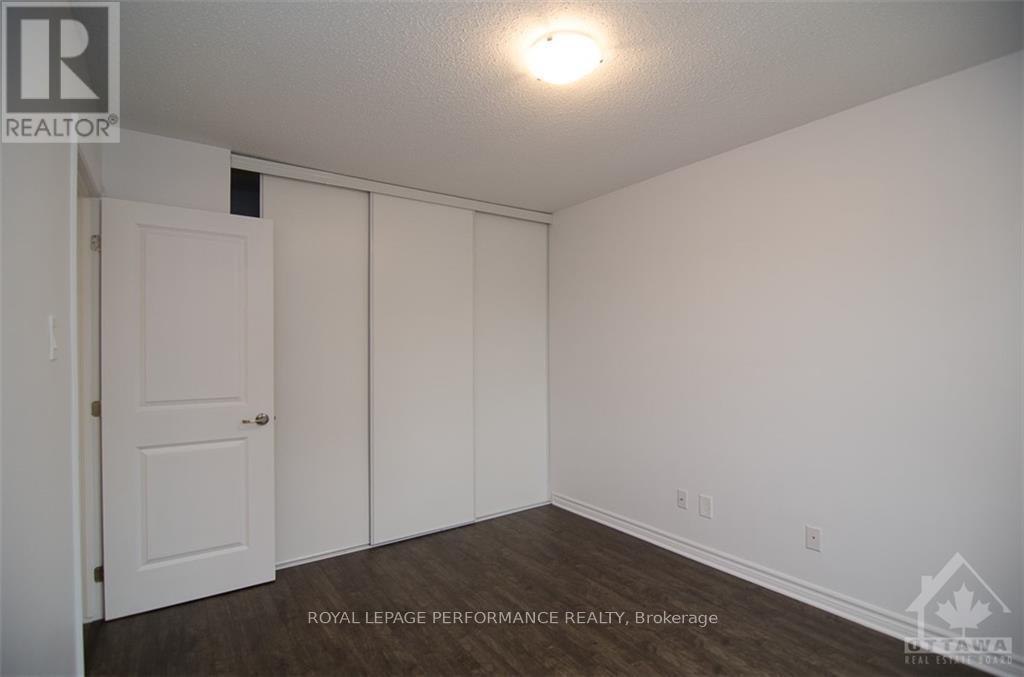 B - 111 Dalehurst Drive, Ottawa, Ontario  K2G 4E2 - Photo 13 - X12561972