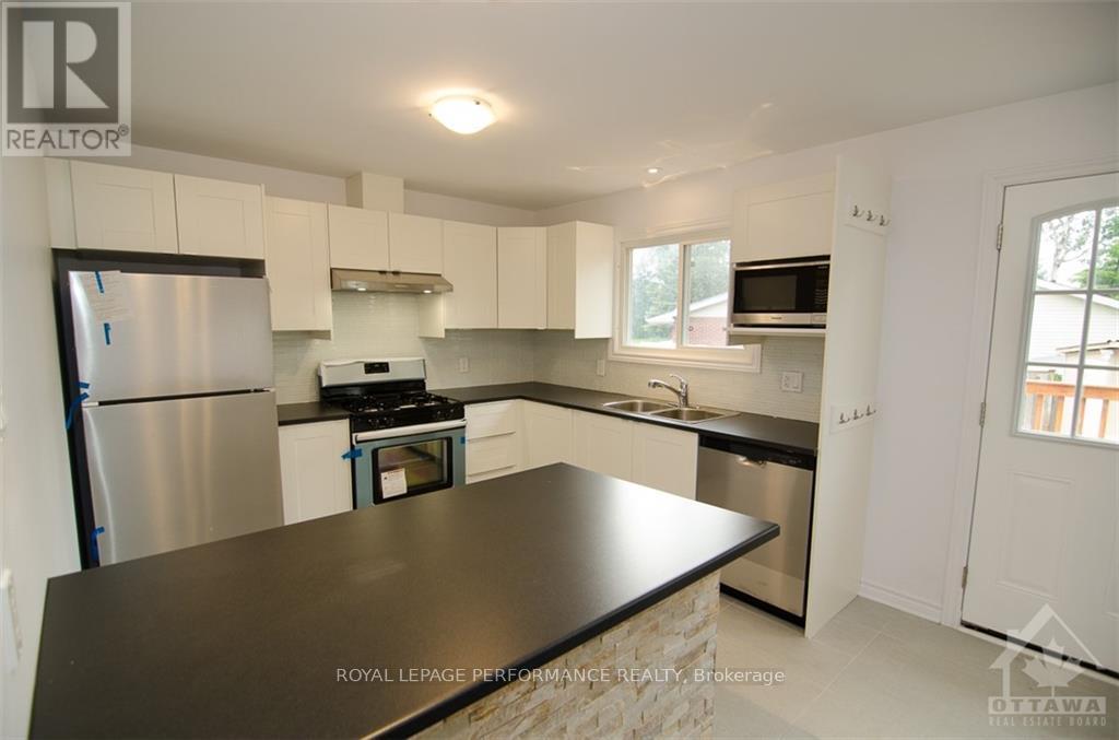 B - 111 Dalehurst Drive, Ottawa, Ontario  K2G 4E2 - Photo 6 - X12561972