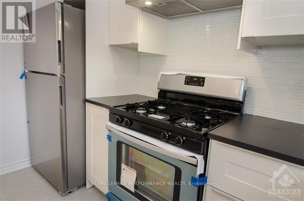 B - 111 Dalehurst Drive, Ottawa, Ontario  K2G 4E2 - Photo 7 - X12561972