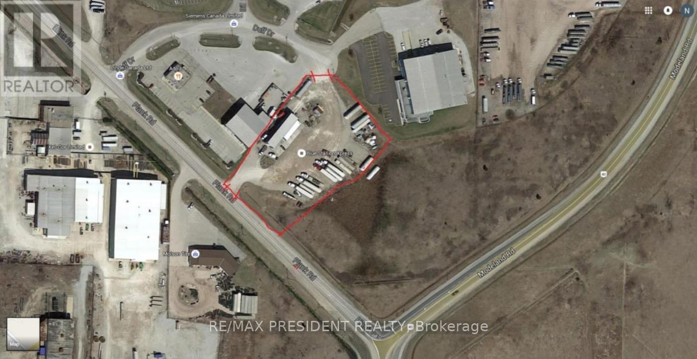 1444 Plank Road, Sarnia, Ontario  N7T 7H1 - Photo 2 - X12556614