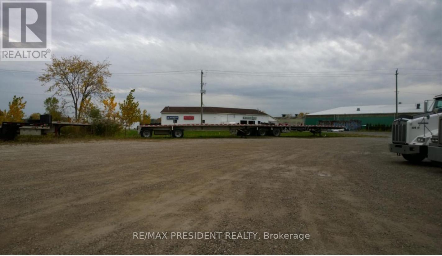 1444 Plank Road, Sarnia, Ontario  N7T 7H1 - Photo 6 - X12556614