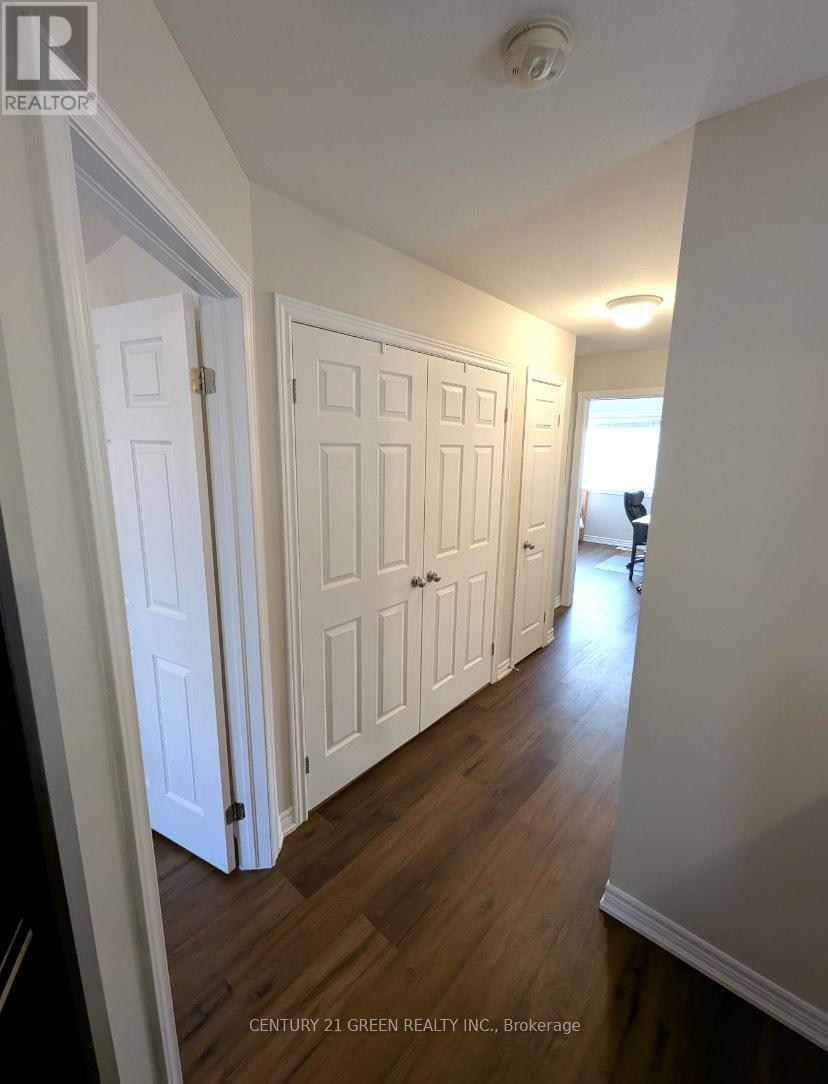 371 Vincent Drive, North Dumfries, Ontario  N0B 1E0 - Photo 17 - X12549726