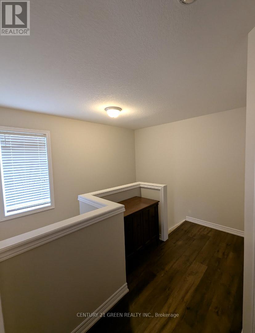 371 Vincent Drive, North Dumfries, Ontario  N0B 1E0 - Photo 15 - X12549726