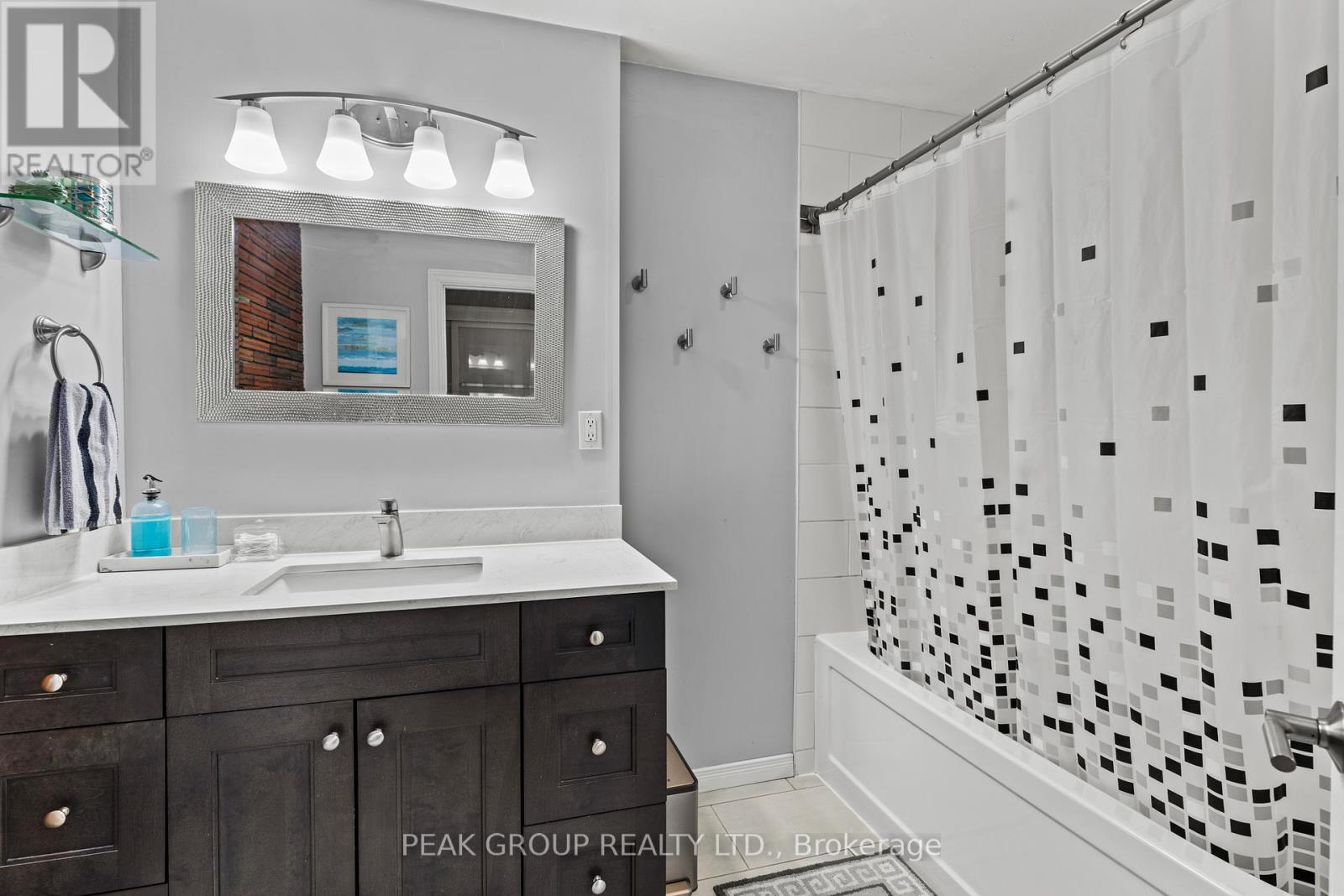 6015 Theresa Street, Niagara Falls, Ontario  L2J 2A4 - Photo 18 - X12561940