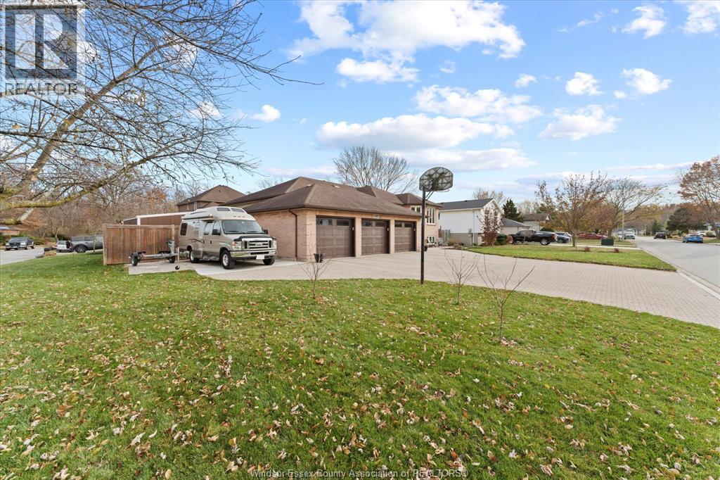 405 Gaylord Avenue, Lasalle, Ontario N9J 3H1 - Photo 3 - 25029223