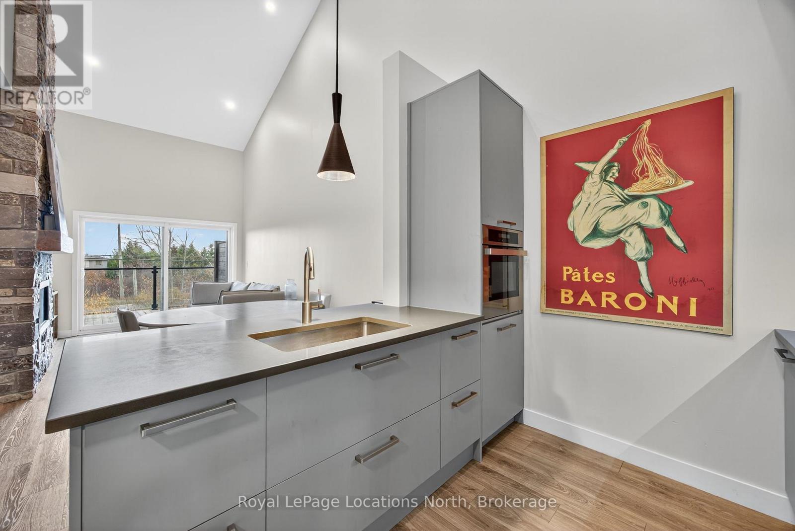 204 - 11 Beausoleil Lane, Blue Mountains, Ontario  L9Y 0H2 - Photo 12 - X12561700