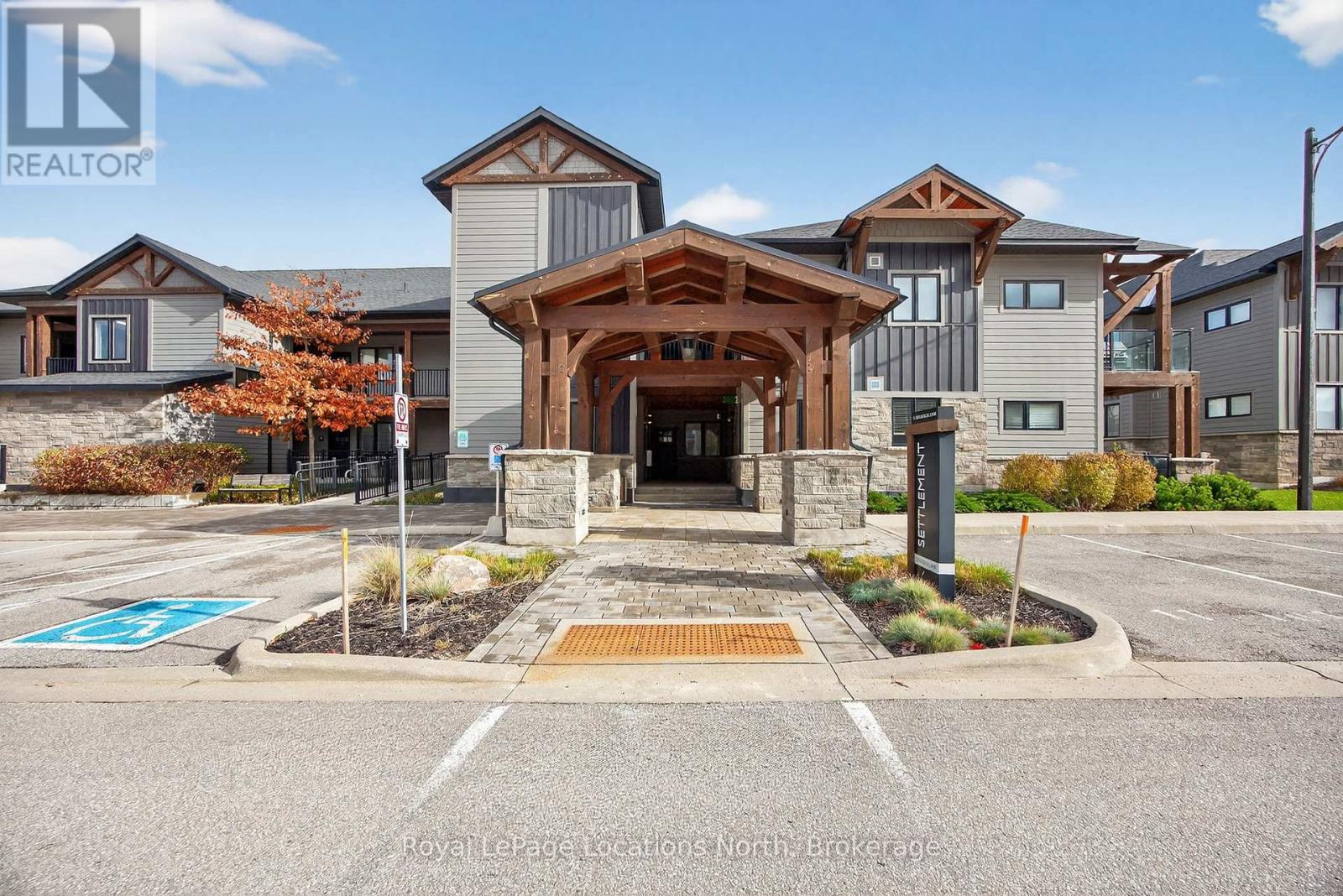 204 - 11 Beausoleil Lane, Blue Mountains, Ontario  L9Y 0H2 - Photo 3 - X12561700