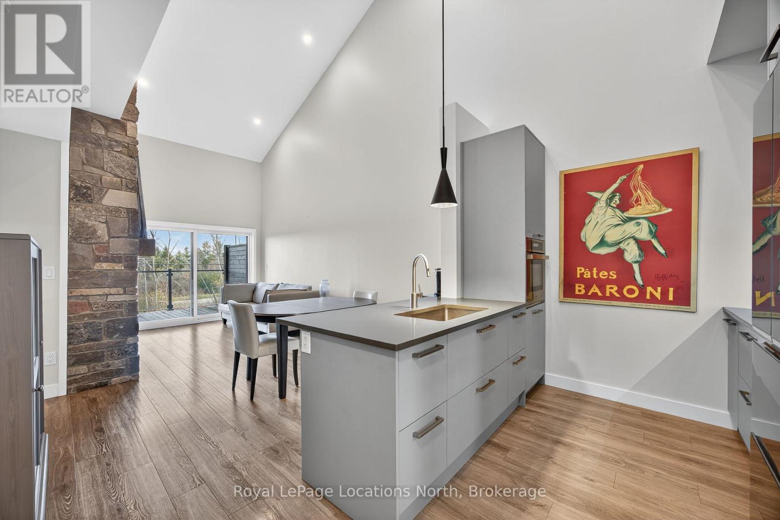 204 - 11 Beausoleil Lane, Blue Mountains, Ontario  L9Y 0H2 - Photo 6 - X12561700