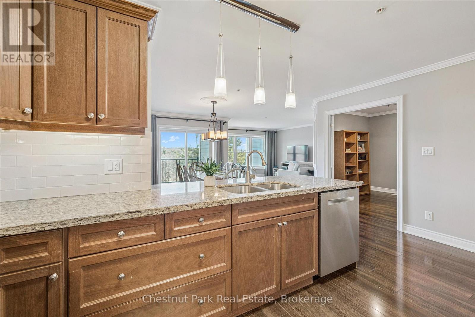 209 - 10b Kimberley Avenue, Bracebridge (Macaulay), Ontario  P1L 0A6 - Photo 14 - X12561904