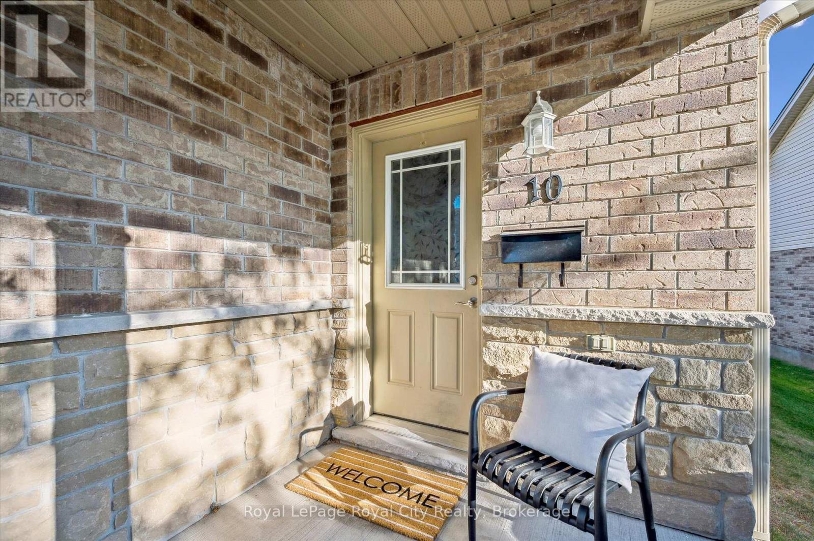 33 - 10 Katemore Drive, Guelph, Ontario N1L 0J2 - Photo 2 - X12561910