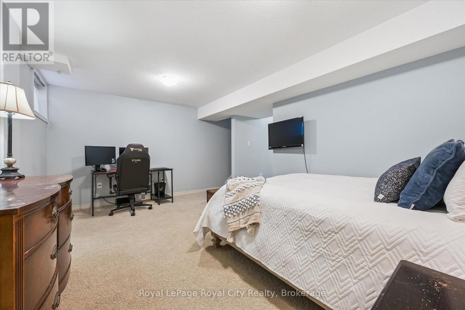 33 - 10 Katemore Drive, Guelph, Ontario N1L 0J2 - Photo 28 - X12561910