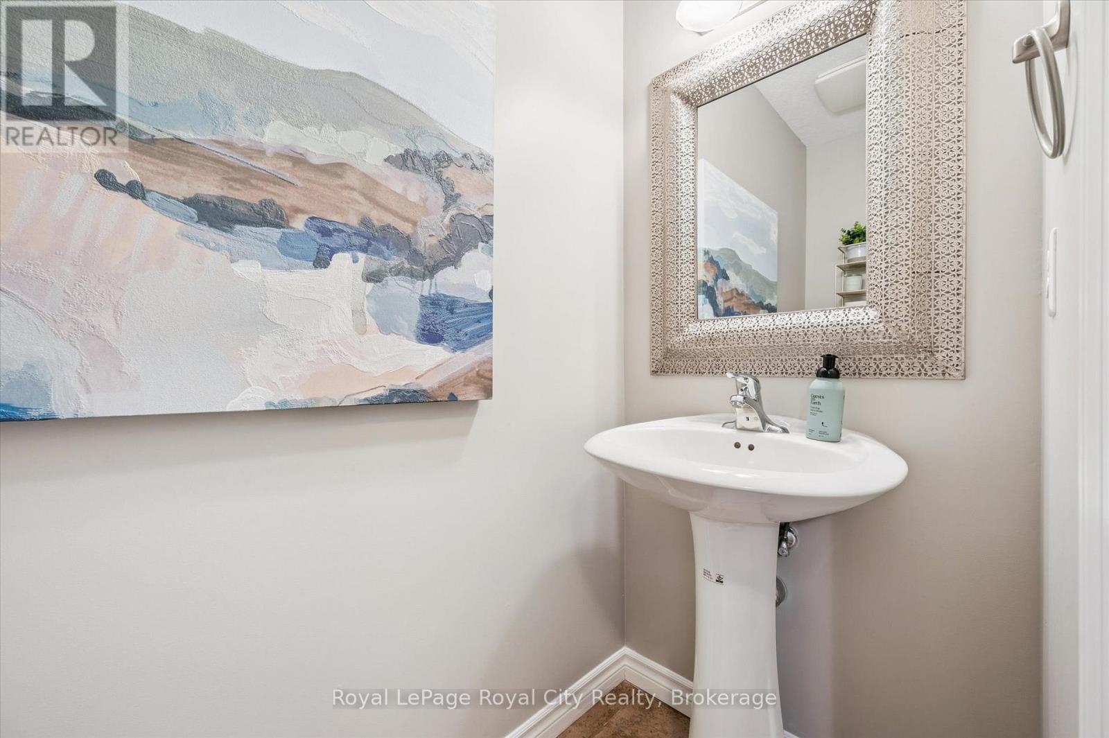 33 - 10 Katemore Drive, Guelph, Ontario N1L 0J2 - Photo 5 - X12561910