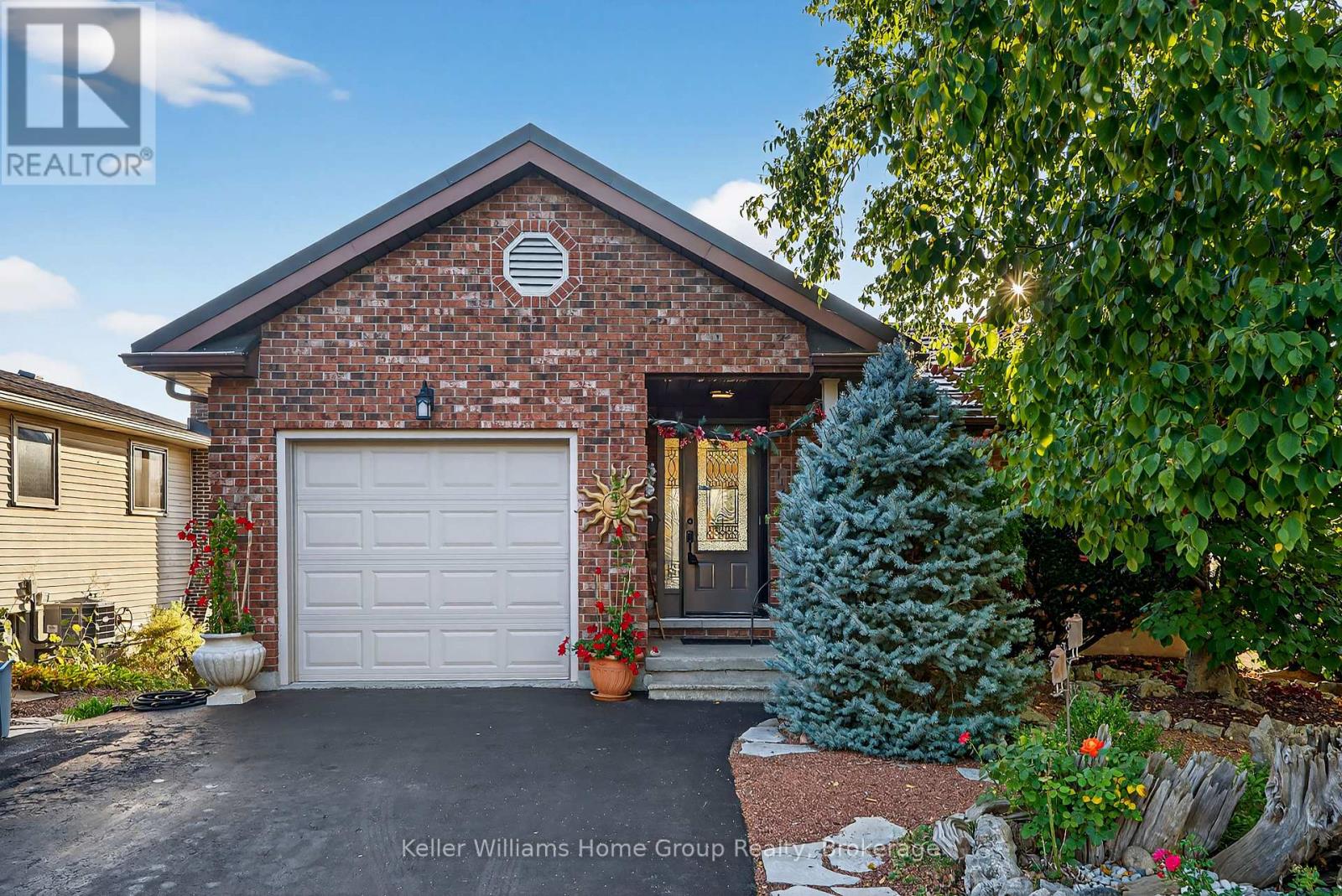 114 Dovercliffe Road, Guelph (Dovercliffe Park/old University), Ontario  N1G 3A6 - Photo 2 - X12562016