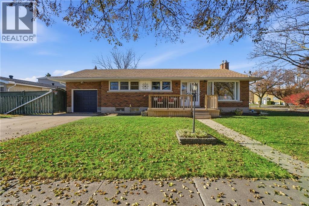 11 Kensington Avenue, Kitchener, Ontario N2B 1J5 - Photo 1 - 40789517