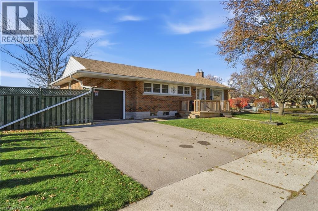 11 Kensington Avenue, Kitchener, Ontario N2B 1J5 - Photo 2 - 40789517