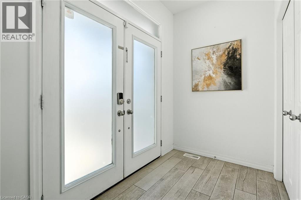 409 Freure Drive, Cambridge, Ontario  N1S 0A2 - Photo 3 - 40789499