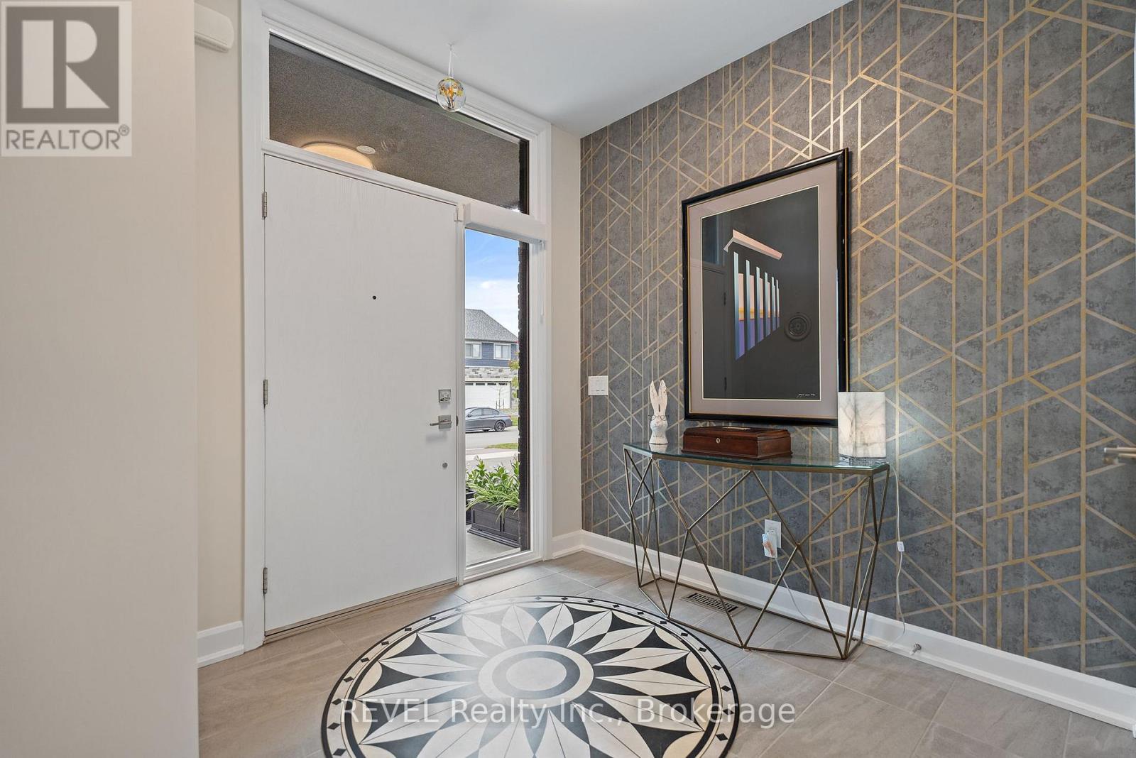 3809 Simpson Lane, Fort Erie, Ontario  L0S 1S0 - Photo 2 - X12554522