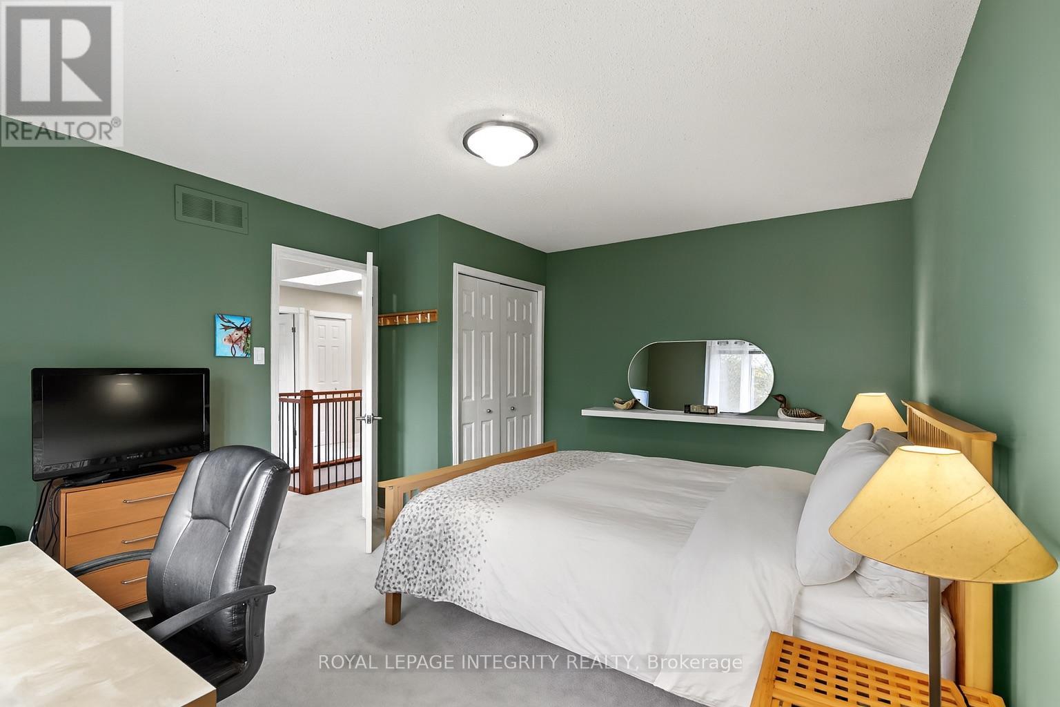 6 Marchbrook Circle, Ottawa, Ontario  K2W 1A1 - Photo 41 - X12456164