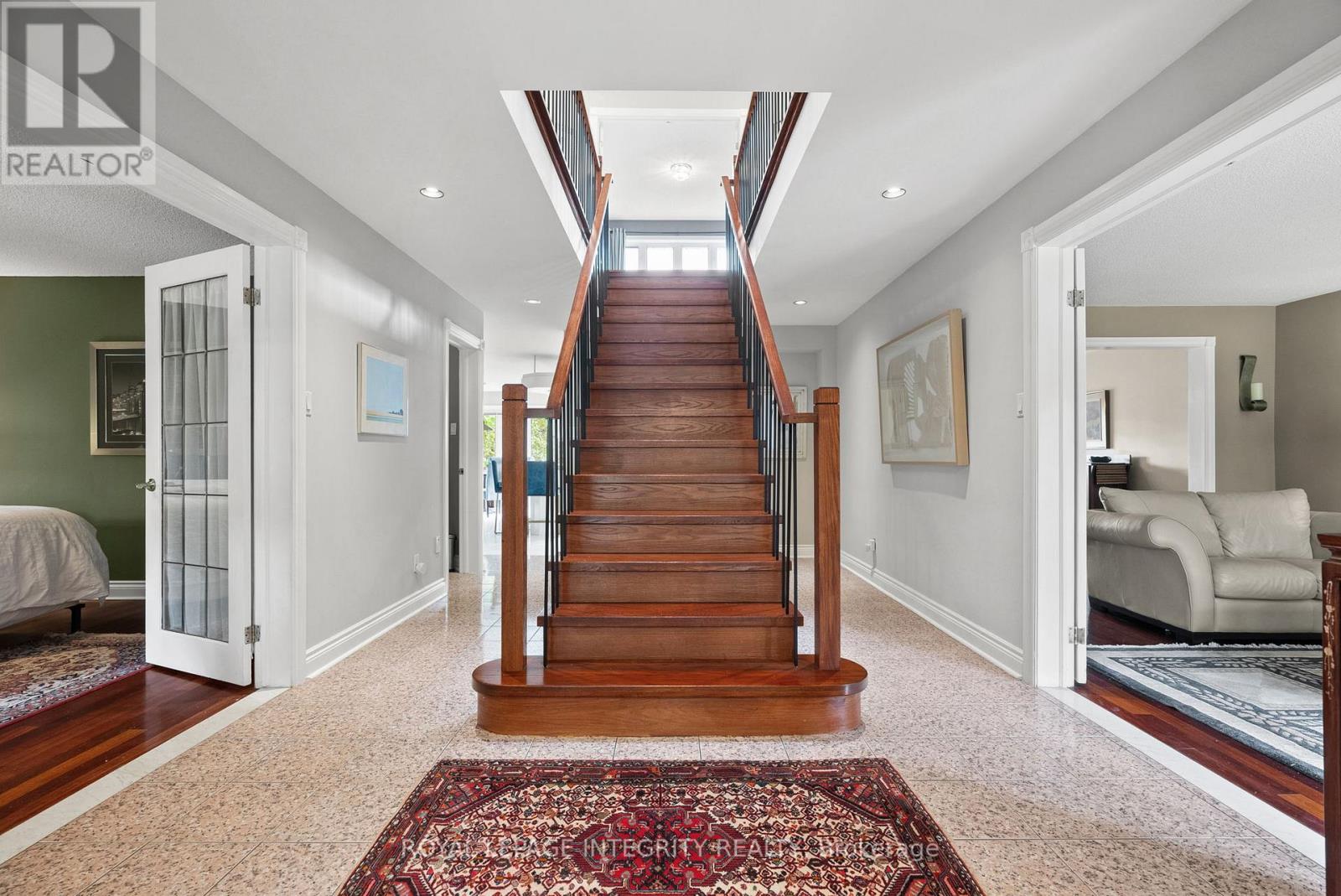 6 Marchbrook Circle, Ottawa, Ontario  K2W 1A1 - Photo 9 - X12456164