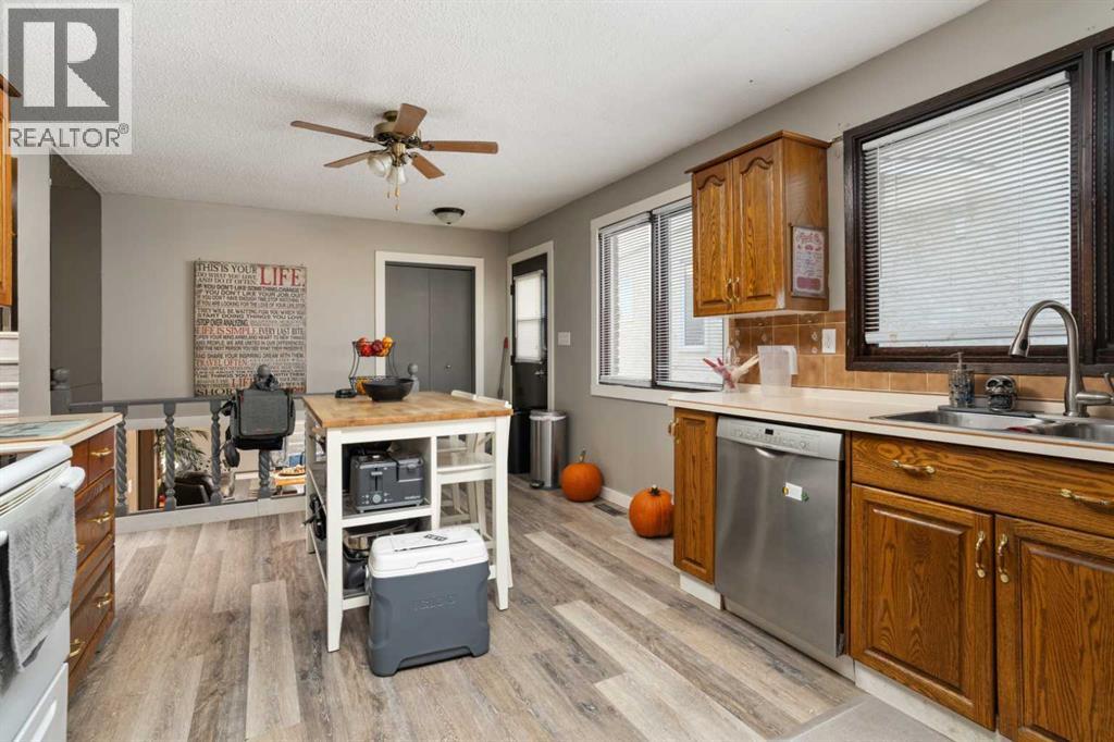 3803 63 Street, Camrose, Alberta  T4V 3C4 - Photo 5 - A2271153